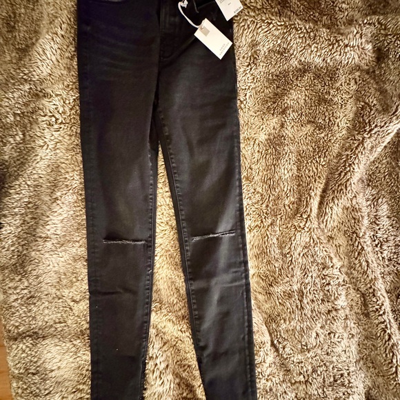 Good American Denim - Good American Black Skinny Jeans with Knee Seams